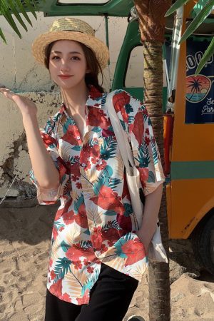Hawaiian Floral Short Sleeve Shirt for Women - Loose Fit Beach Top in Hong Kong Style for Seaside Vacation