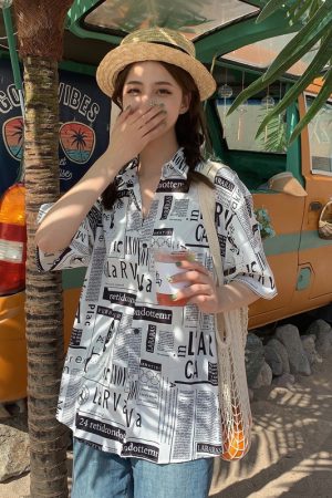 Hawaiian Floral Short Sleeve Shirt for Women - Loose Fit Beach Top in Hong Kong Style for Seaside Vacation