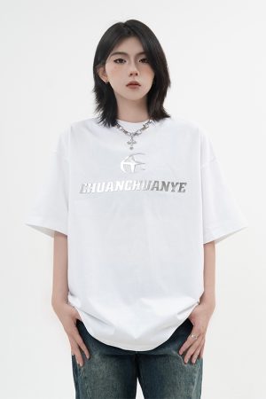 Heavyweight American Street Style Short Sleeve T-Shirt for Men & Women, Loose Fit with Small Collar, Trendy 90s Inspired Fashion.