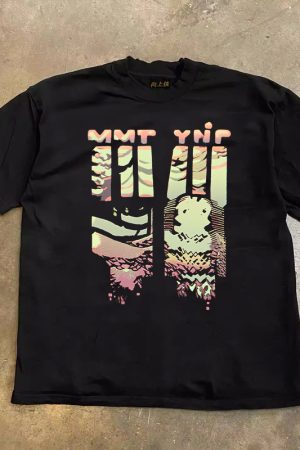 Heavyweight Couple's Loose Short-Sleeve T-Shirt in 100% Cotton - Charitable Upward Hero Design for Men and Women