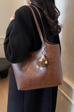 High-End Retro Women's Shoulder Bag, Versatile Large Capacity Tote for Summer 2025 Fashion