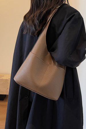 High-End Versatile Bucket Bag for Women - Retro Shoulder Tote with Large Capacity for Spring/Summer 2025 Fashion