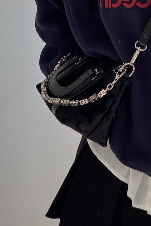 High-End Women's Chain Shoulder Bag - Stylish Large Crossbody & Handheld Fashionable Masterpiece for 2025