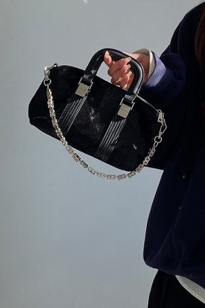 High-End Women's Chain Shoulder Bag - Stylish Large Crossbody & Handheld Fashionable Masterpiece for 2025