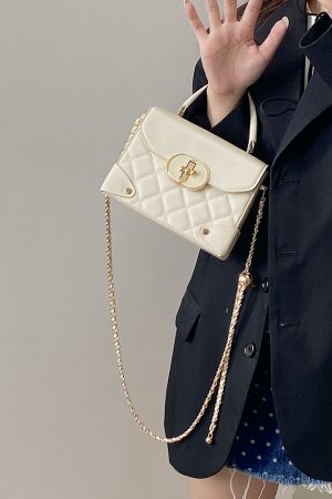 High-End Women's Crossbody Bag - Large Protagonist Design, Small Size, Perfect for Spring/Summer, Fragrant Wind Style