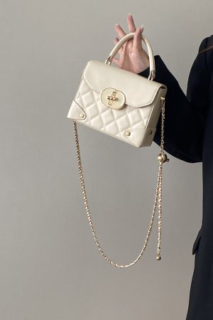 High-End Women's Crossbody Bag - Large Protagonist Design, Small Size, Perfect for Spring/Summer, Fragrant Wind Style