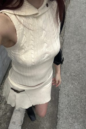 High Neck Slim Knit Vest and Shorts Set - Retro Hot Girl Style for Spring/Summer 2025