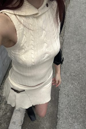 High Neck Slim Knit Vest and Shorts Set - Retro Hot Girl Style for Spring/Summer 2025