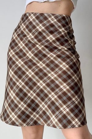 High Waist A-Line Plaid Skirt for Women â€“ Retro College Style Knee-Length Bodycon Skirt in European and American Fashion