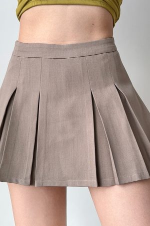 High-Waisted A-Line Pleated Skirt for Women - Versatile Solid Color, Anti-Exposure, Slimming Half-Length Skirt, European American Style