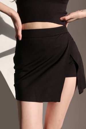 High-Waisted Black A-Line Mini Skirt with Side Slit - Sexy Slim-Fit, Leg-Lengthening Bodycon Style for European and American Fashion