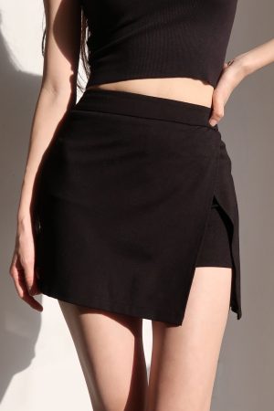 High-Waisted Black A-Line Mini Skirt with Side Slit - Sexy Slim-Fit, Leg-Lengthening Bodycon Style for European and American Fashion