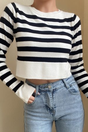 High-Waisted Black and White Striped Knit Top for Women - French Minimalist Versatile Basic Round Neck Style