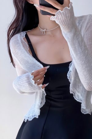 High-Waisted Lace Trim Cardigan for Women - Sensual Summer Sun Protection Top - Lightweight Airy Style for Fresh 90s Y2K Vibes