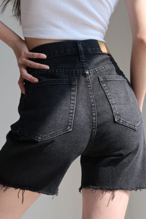 High-Waisted Vintage Distressed Denim Shorts for Women - Slimming Stretchy 5-Inch Frayed Design, Versatile Casual Style