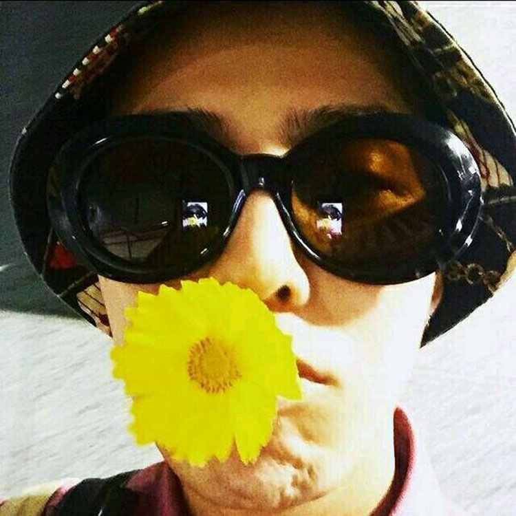 Hip-Hop Style Oval Sunglasses Inspired by Burijie Bridge and G-Dragon – Trendy Alien Glasses for Y2K Fashion Lovers Hip-Hop Style Oval Sunglasses Inspired by Burijie Bridge and G-Dragon – Trendy Alien Glasses for Y2K Fashion Lovers