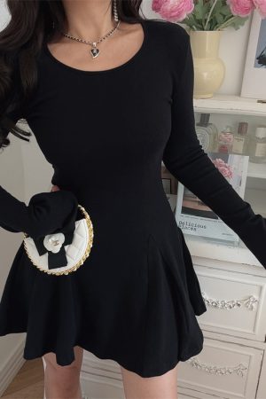 Hollow Back Flared Sleeve Dress - Slimming Fleece Waist-Defined Design for Autumn Winter 2024 - Stylish and Cozy Fashion Statement