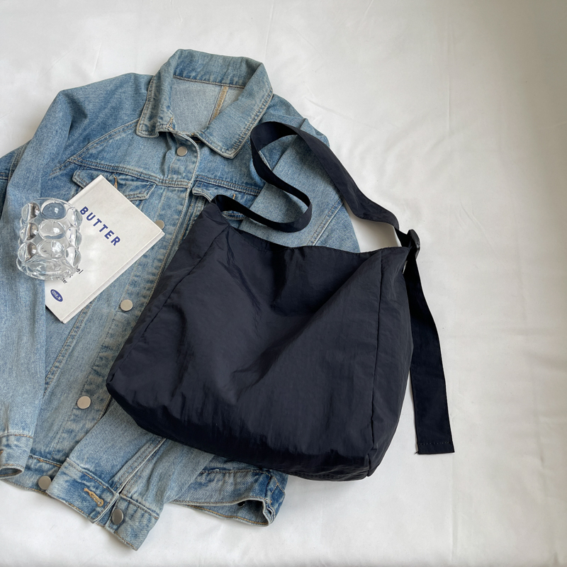 Korean-Style Artistic Canvas Tote Bag for Women - Trendy Crossbody Bag for Summer 2025, Casual Fashion Essential Korean-Style Artistic Canvas Tote Bag for Women - Trendy Crossbody Bag for Summer 2025, Casual Fashion Essential