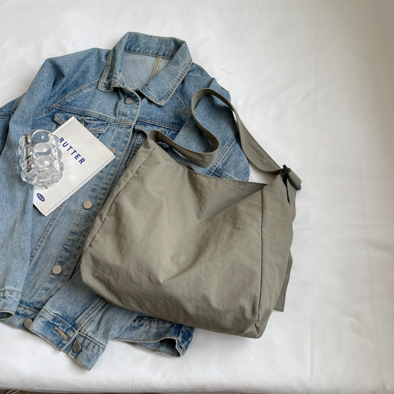 Korean-Style Artistic Canvas Tote Bag for Women - Trendy Crossbody Bag for Summer 2025, Casual Fashion Essential Korean-Style Artistic Canvas Tote Bag for Women - Trendy Crossbody Bag for Summer 2025, Casual Fashion Essential