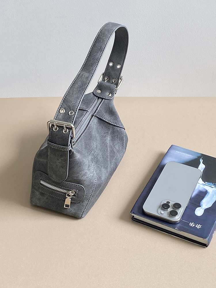 Korean Style Denim Underarm Bag for Women - Niche Design Handheld Motorcycle Small Shoulder Bag 2025 Fashion Trend Korean Style Denim Underarm Bag for Women - Niche Design Handheld Motorcycle Small Shoulder Bag 2025 Fashion Trend