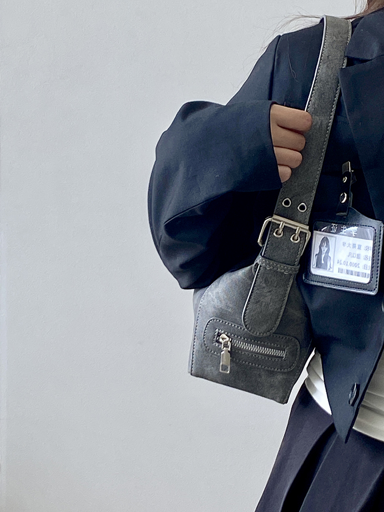 Korean Style Denim Underarm Bag for Women - Niche Design Handheld Motorcycle Small Shoulder Bag 2025 Fashion Trend Korean Style Denim Underarm Bag for Women - Niche Design Handheld Motorcycle Small Shoulder Bag 2025 Fashion Trend