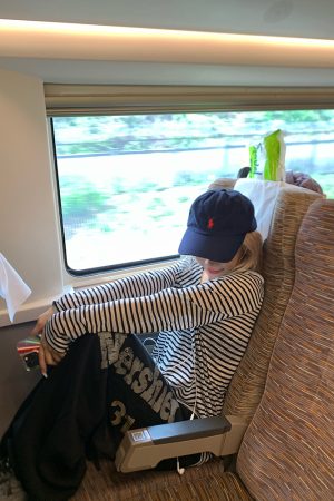 Korean Style High-End Striped Color-Blocking Long Sleeve Top for Women, Slim Fit Sun Protection Shirt for Summer