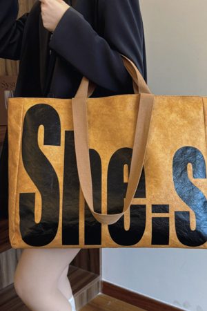 Korean-Style Large-Capacity Tote Bag for Women - 2025 Autumn Winter Literary Letter Print Shoulder Bag, Versatile Fashion Accessory