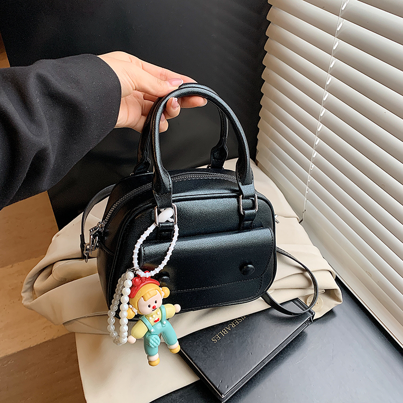 Korean-Style Minimalist Casual Crossbody Handbag for Women - High-Quality Small Square Bag for Summer 2025 Fashion Korean-Style Minimalist Casual Crossbody Handbag for Women - High-Quality Small Square Bag for Summer 2025 Fashion