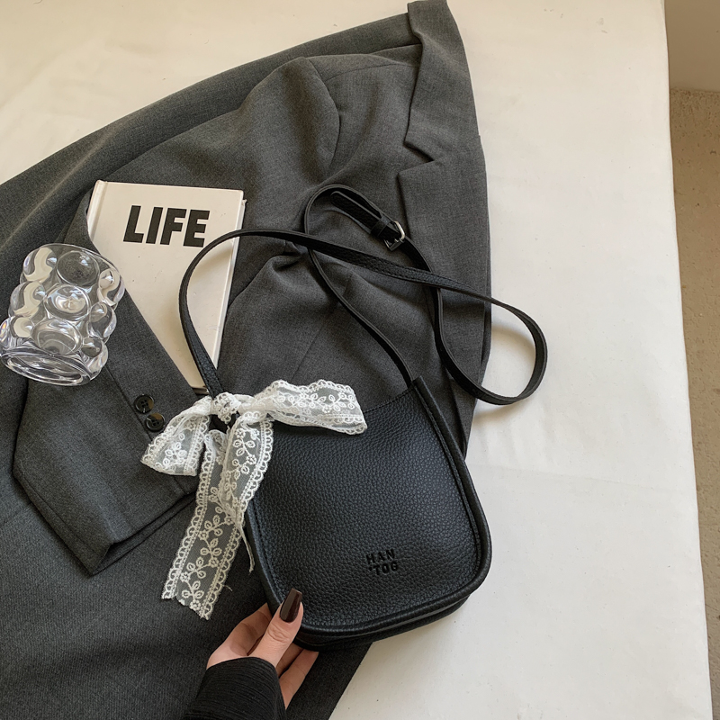 Korean Style Minimalist Fashion Bucket Bag for Women - Small Summer 2025 Crossbody Phone Bag Korean Style Minimalist Fashion Bucket Bag for Women - Small Summer 2025 Crossbody Phone Bag