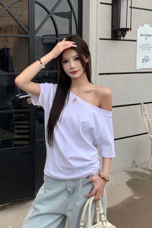 Korean Style One-Shoulder Short Sleeve T-Shirt for Women - Loose Fit Slimming Asymmetrical Off-Shoulder Top in Solid Color