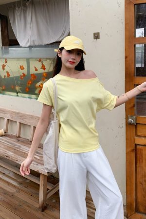 Korean Style One-Shoulder Short Sleeve T-Shirt for Women - Loose Fit Slimming Asymmetrical Off-Shoulder Top in Solid Color