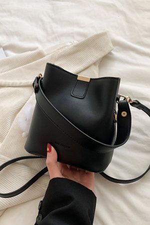 Korean-Style Retro Bucket Handbag for Women - Trendy Versatile Shoulder Bag for Spring/Summer 2025 High-End Fashion
