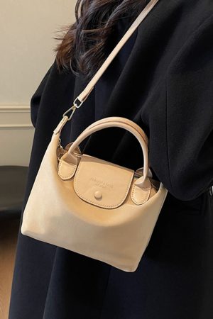 Korean-Style Retro Casual Bucket Bag for Women - Trendy Versatile Handheld Design, High-End Feel, Spring/Summer 2025 Collection