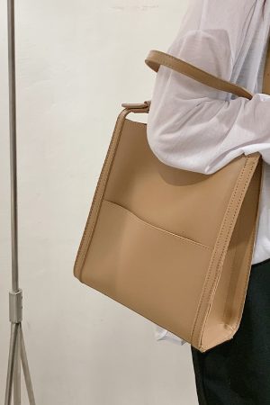 Korean-Style Retro Large-Capacity Shoulder Bag for Women - Spring/Summer 2025 Trendy High-End Student Underarm Bag