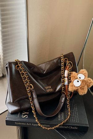 Korean-Style Retro Oil Wax Leather Shoulder Bag for Women - High-Quality Commuter Fashion for Autumn/Winter 2025