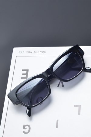 Korean Style Retro Square Sunglasses for Women - Trendy High-End Fashion for Summer Beach Vacations and Street Photography