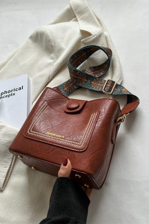 Korean Style Retro Wide Shoulder Strap Crossbody Bag for Women - Versatile Spring/Summer 2025 High-End Bucket Bag