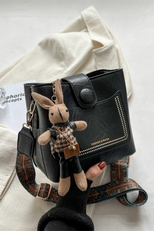 Korean Style Retro Wide Shoulder Strap Crossbody Bag for Women - Versatile Spring/Summer 2025 High-End Bucket Bag