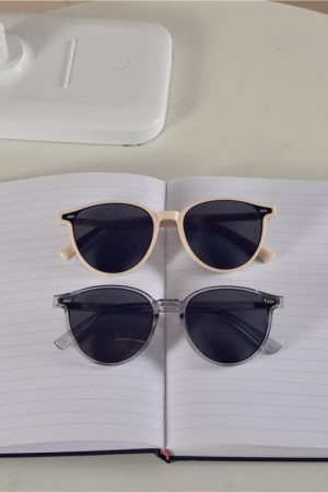 Korean Style Small Face Round Sunglasses for Women - Summer Hot Girl Beach Vacation Street Photography Accessory