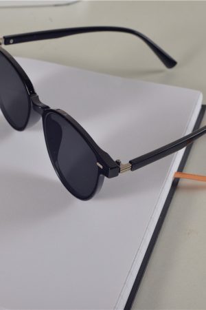 Korean Style Small Face Round Sunglasses for Women - Summer Hot Girl Beach Vacation Street Photography Accessory