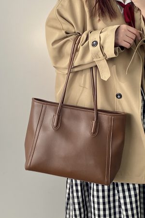 Korean Vintage Women's Shoulder Tote Bag, Large Capacity Commuting Bag for Spring and Summer, 2025 Niche Design