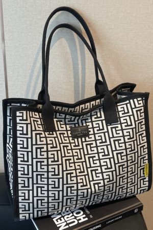 Large Capacity Canvas Tote Bag for Women - 2025 Fashionable Portable Shoulder Bag for Shopping and Travel