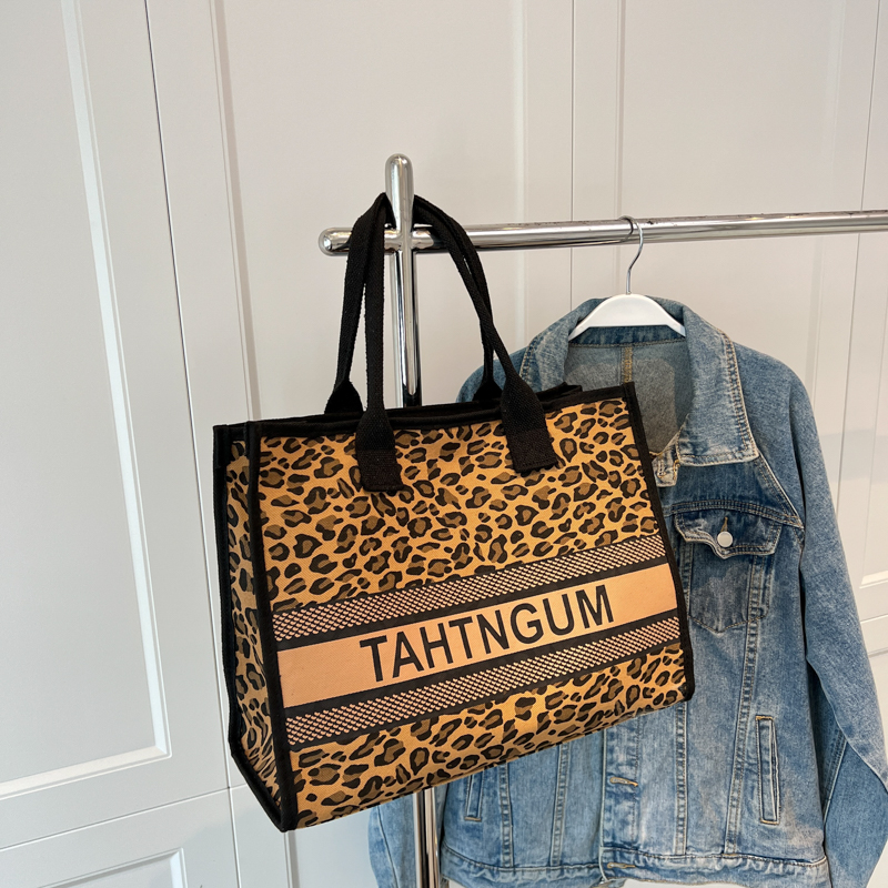 Large Capacity Leopard Print Canvas Tote Bag for Women - Stylish Shopping Bag for Spring/Summer Outings and Commuting Large Capacity Leopard Print Canvas Tote Bag for Women - Stylish Shopping Bag for Spring/Summer Outings and Commuting