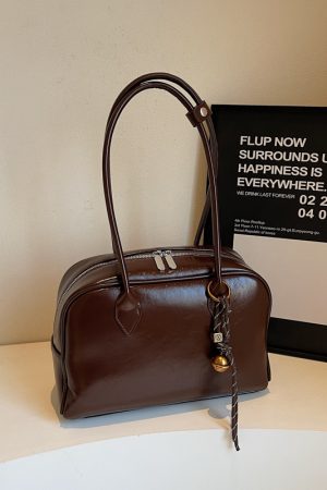 Large Capacity Red Shoulder Bag for Women - High-End Summer Fashion Commuting Handbag 2024 Style