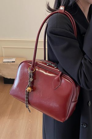 Large Capacity Red Shoulder Bag for Women - High-End Summer Fashion Commuting Handbag 2024 Style