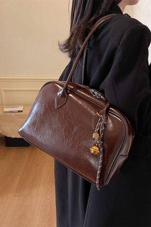 Large Capacity Red Shoulder Bag for Women - High-End Summer Fashion Commuting Handbag 2024 Style