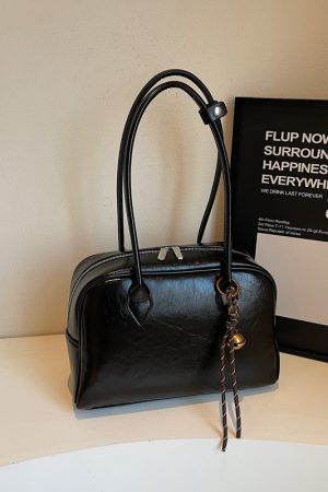 Large Capacity Red Shoulder Bag for Women - High-End Summer Fashion Commuting Handbag 2024 Style