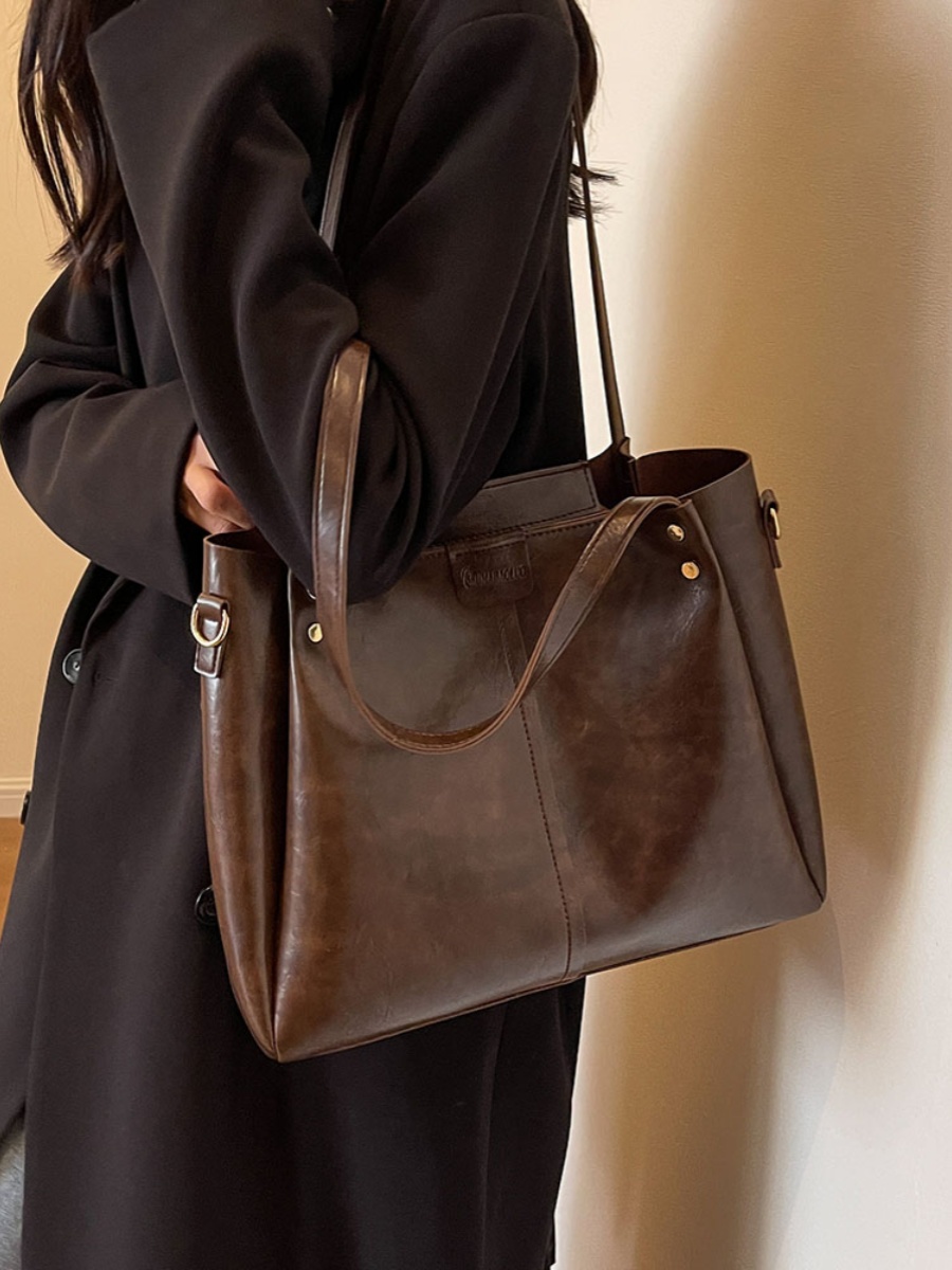 Large-Capacity Shoulder Bag for Commuting - Women's Retro Tote in Korean Style for Spring/Summer 2025 Fashion Large-Capacity Shoulder Bag for Commuting - Women's Retro Tote in Korean Style for Spring/Summer 2025 Fashion