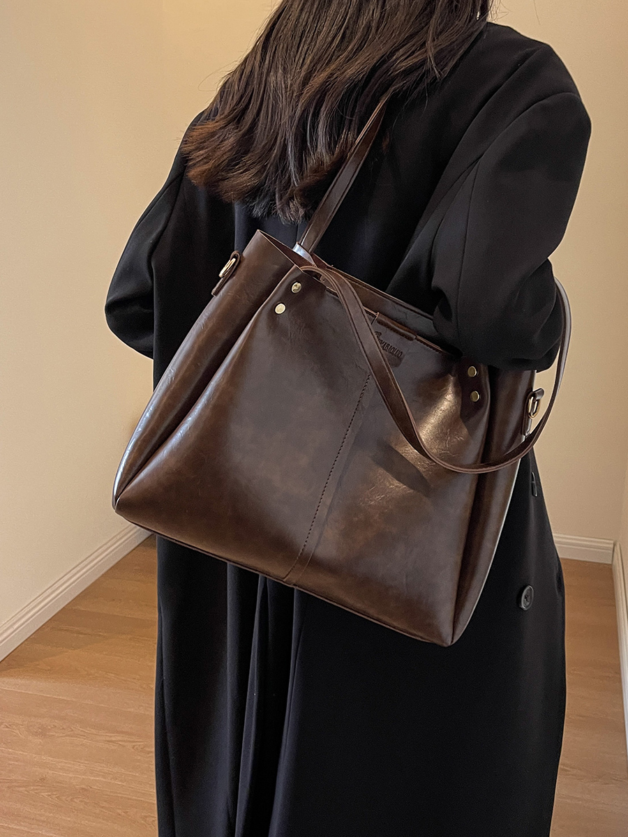 Large-Capacity Shoulder Bag for Commuting - Women's Retro Tote in Korean Style for Spring/Summer 2025 Fashion Large-Capacity Shoulder Bag for Commuting - Women's Retro Tote in Korean Style for Spring/Summer 2025 Fashion