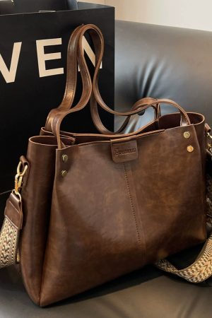 Large-Capacity Shoulder Bag for Commuting - Women's Retro Tote in Korean Style for Spring/Summer 2025 Fashion